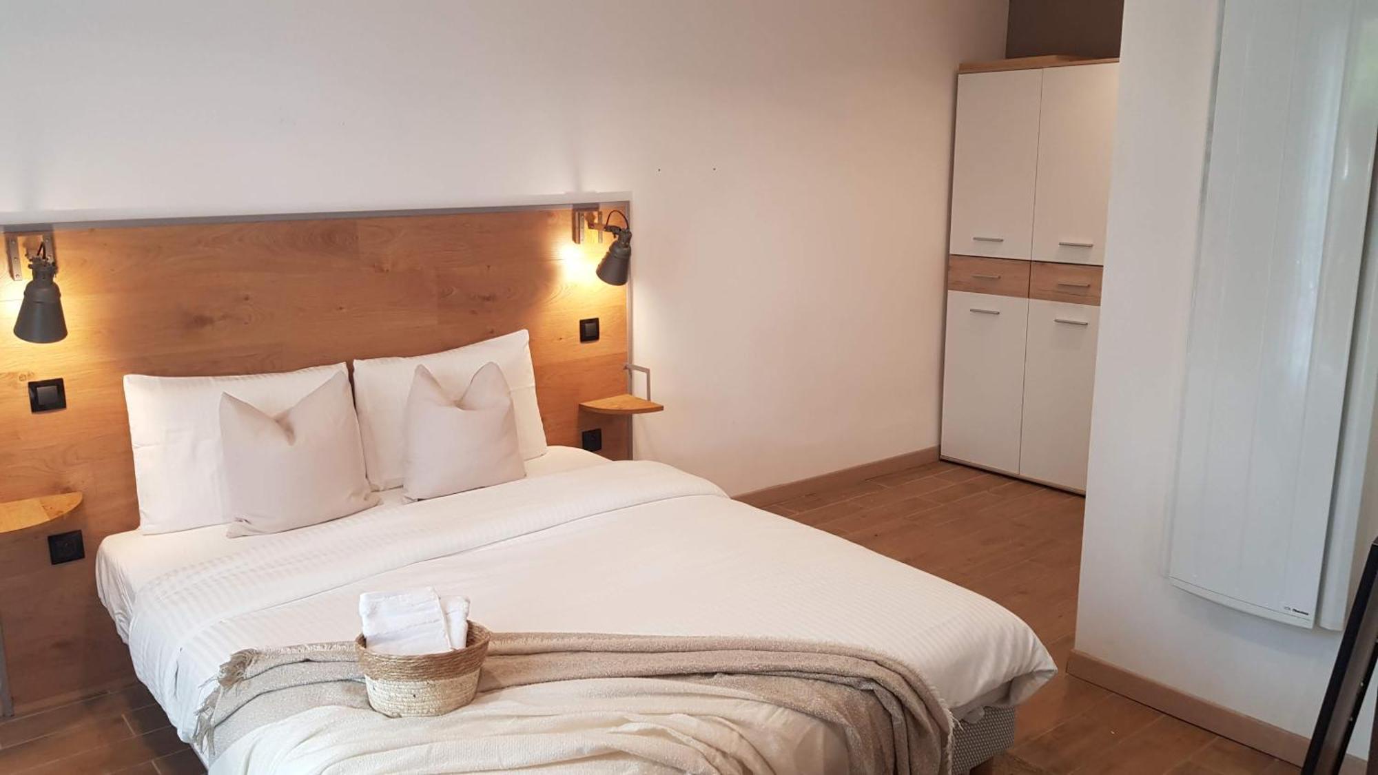 Independant Room In Vetheuil Exterior photo